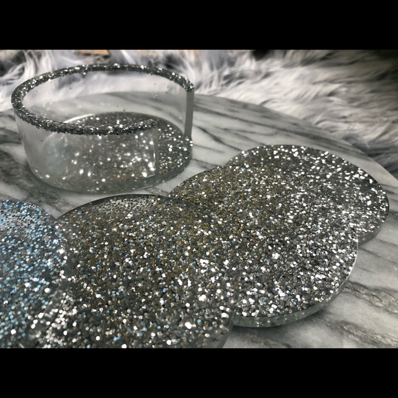 🎉 HOST PICK! 🎉 Glam Silver Glitter Coaster Set With Holder - Picture 6 of 10